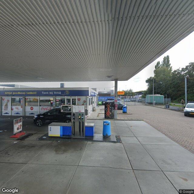 Homerr punt G. J. Autos Tinq Tankstation in Veghel